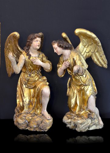 Spettacolari angeli alati in legno policromo e dorato